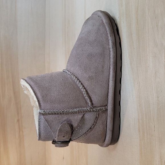 BearPaw Other - Bearpaw Betty Tan Youth Boots